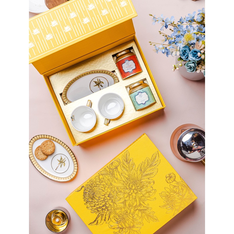Synergy Gift Box (Nilaya Oval Cup & Saucers + 2 Tea Caddies)
