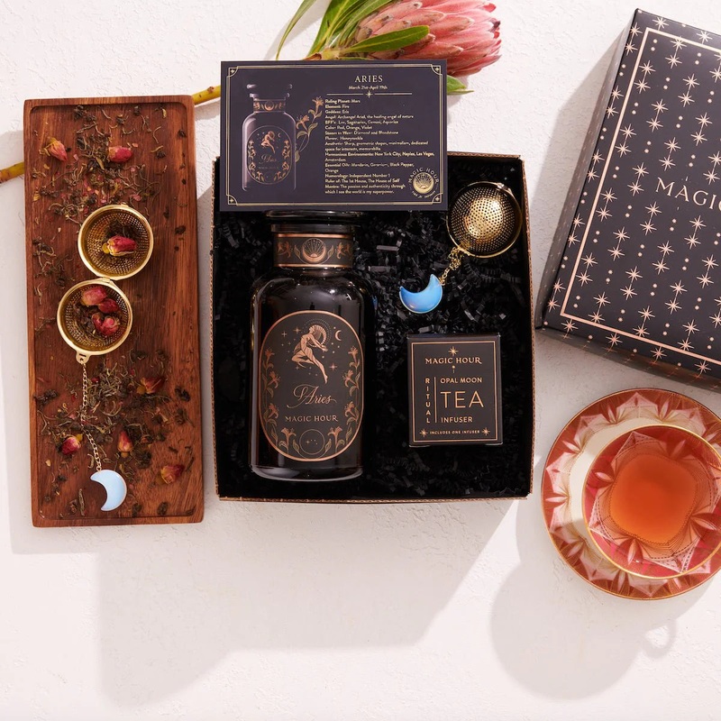 Aries Astrology Tea Gift Set|Gift with Violet Glass Apothecary Jar (up to 60 cups)|Gift with Traveler Jar (10-15 cups)